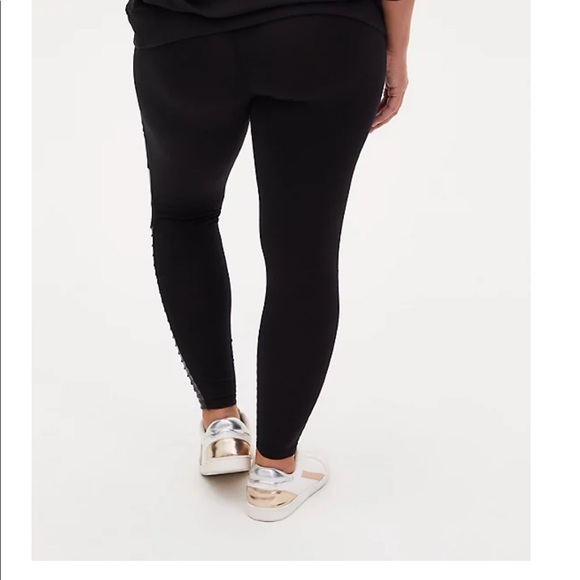 Torrid PLATINUM LEGGING – MOTO FAUX LEATHER - Picture 3 of 5